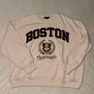 woman’s graphic crewneck